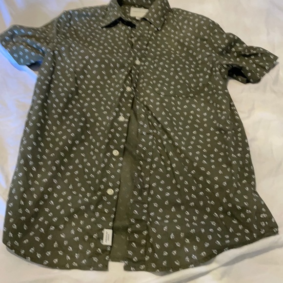 Men’s American eagle button down